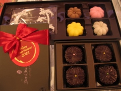 Celebrating mid-autumn fest with unusual moon cakes 