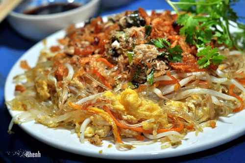 Mien xao cua trung- a special dish just has at Hang Than