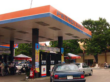 Vietnam’s Petrolimex still losses heavily despite huge market share: auditors 