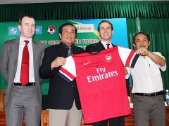 Arsenal to bring first-string players to Vietnam