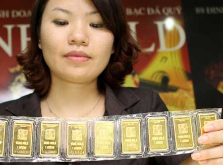 Gold bar auction expected to narrow price gap