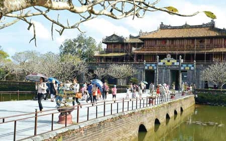 Hue hopes to revive tourism