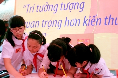 Textbooks account for 75 percent of books published in Vietnam
