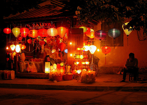 Ancient Hoi An - peaceful and tranquil emotion