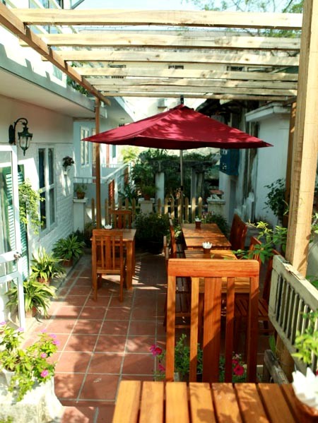 Green-space cafes in Hanoi