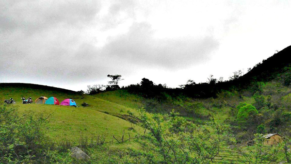 Camping in Dong Cao plateau
