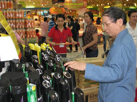 In high inflation, Vietnamese consumer prefer cheap goods