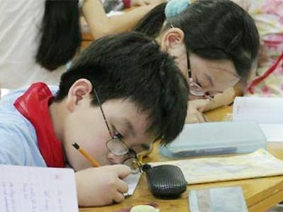 Three million Vietnamese children need glasses