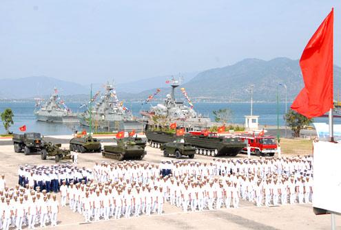 Vietnam navy does exercise to defend sea and islands