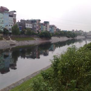 Hanoi takes drastic measures to rescue polluted river