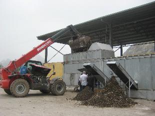 Made-in-Vietnam garbage classifying machine comes out