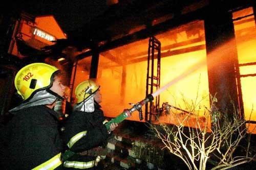 Fire damages 1,000-year-old temple in east China, no casualties