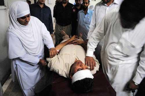 18 killed, over 30 injured in suicide blast in Pakistan