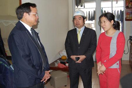 Hanoi Party Secretary inspects housing project for low-income earners