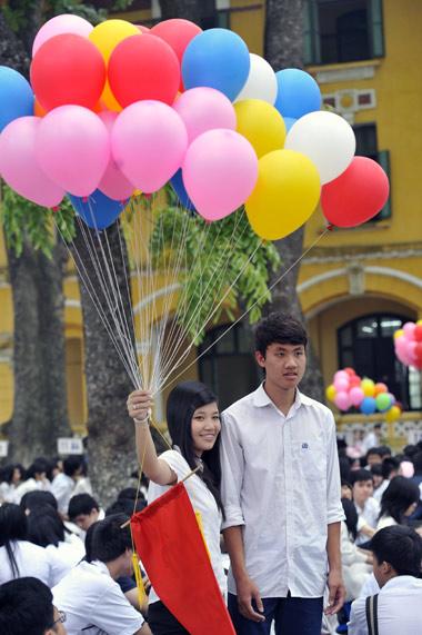 High-school students say farewell to school age