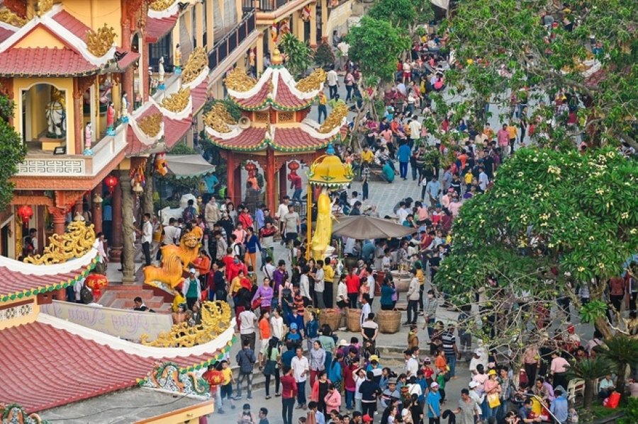 Top 3 Special festivals in Vietnam during Tet holiday - 2023