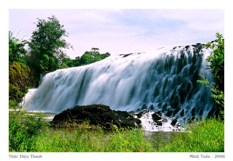 Dieu Thanh Waterfall with a poetic beauty 