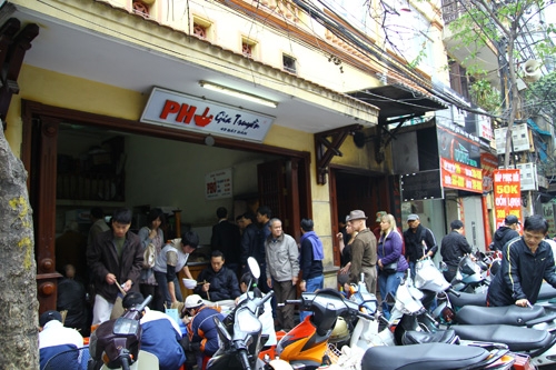 Foreign tourists go to Vietnam to… eat, why not?