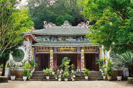 A tour of Linh Ung pagoda