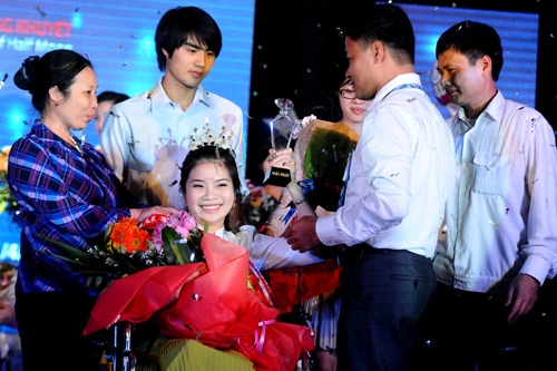 Student of Ha Noi wins pageant for handicapped women