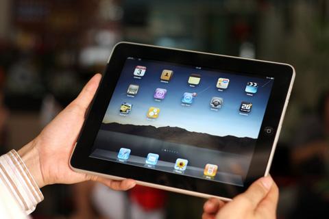Companies woo customers with iPads