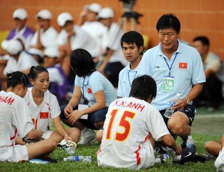 Chinese coach Chen Yun Fat returns to Vietnam