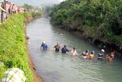 Officials call off search for victims of Phu Yen bus crash