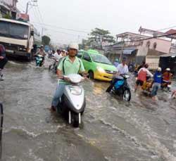 HCM City braces for heavy floods