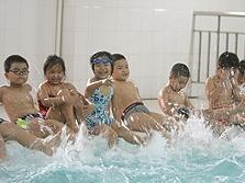 Teaching swimming &ndash; the new task that burdens schools