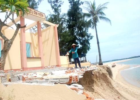 Houses swallowed by the sea and river