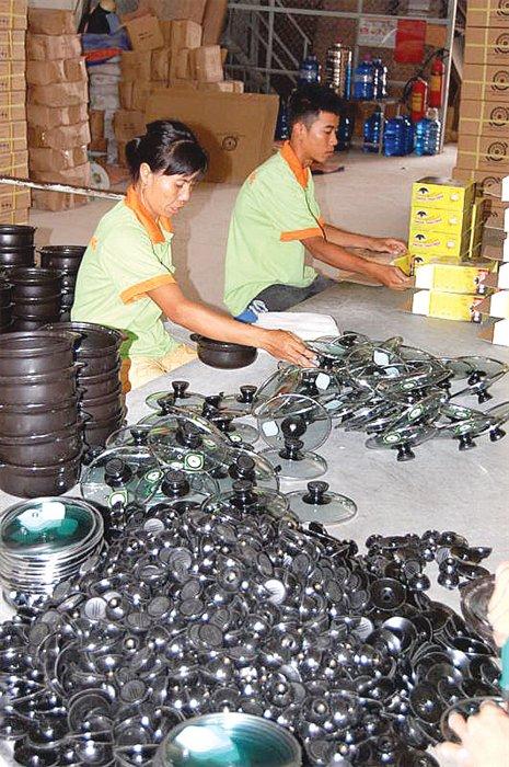 Vietnamese manufacturers contrive to compete with Chinese goods