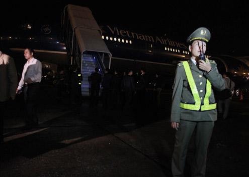 318 Vietnamese return home from Libya on hired flight