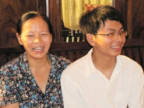 Portraits of top scorers in university entrance exams