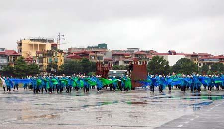 Parade rehearsal for Hanoi&rsquo;s 1000th anniversary