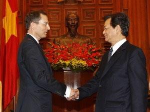 GOVERNMENT IN BRIEF 4/3