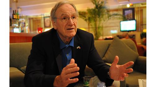 Senator Harkin vows to seek more help for Vietnamese Agent Orange victims