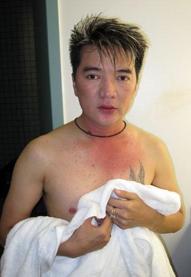 American police arrest Ly Tong for attacking Vietnamese pop star