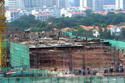 HCM City contractors overstretched by ambitious plans