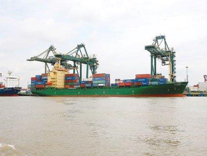 Enterprises and agencies slow to react to shipping surcharges
