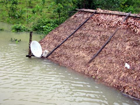 More lives claimed by flood in Central Vietnam