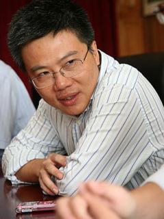 Vietnam maths star prefers life in the shadows