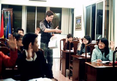 Foreign languages remain a nightmare for Vietnamese students