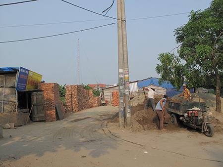Construction projects stagnant, investors incur loss, worker lose jobs