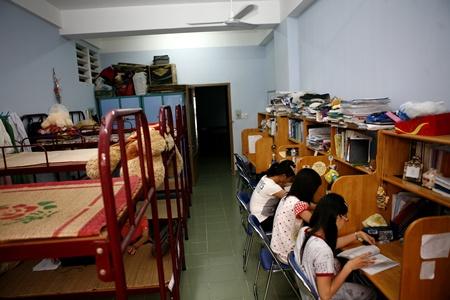 Privately-run dorms criticized for high fees