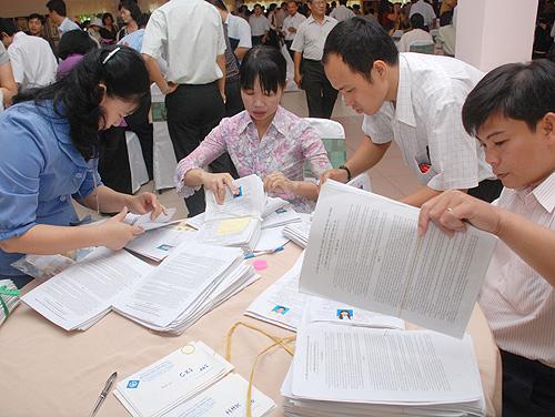 Educators debate the 2-in-1 exam