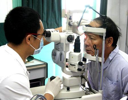 34 patients suffer eye infections after operations