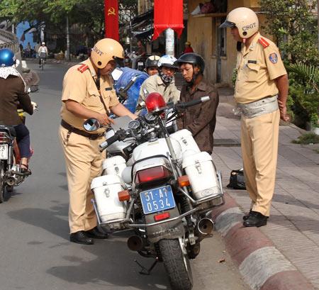 Traffic law violators to pay fine by stamps?