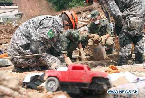 Death toll in Rio storms reaches 661