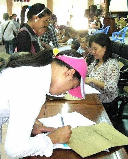 Students shy from local universities