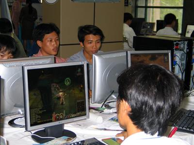 Hanoi to close Internet cafes near schools